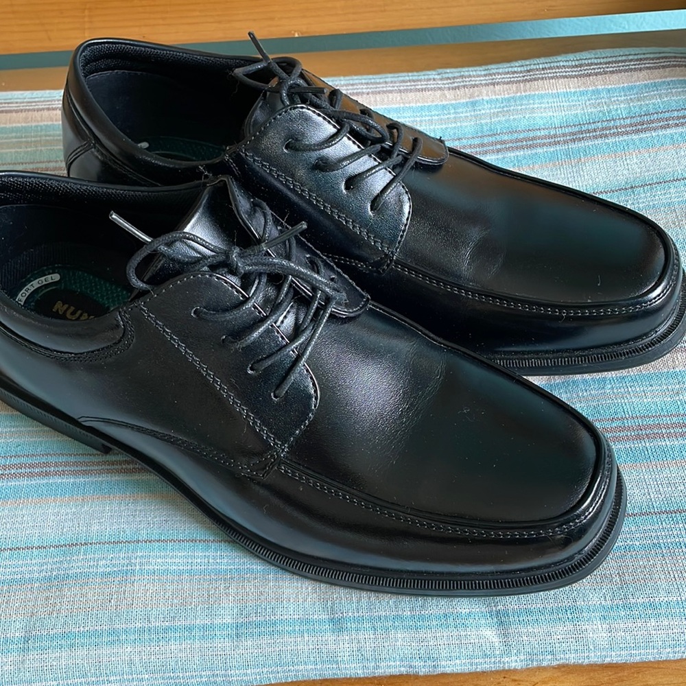 Nunn Bush dress shoes